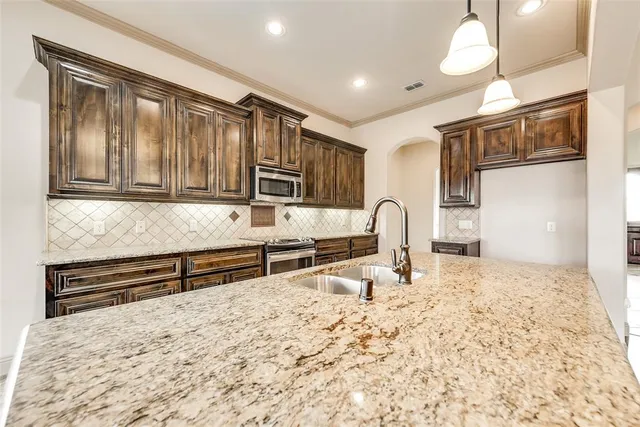 $2,700 | 110 Thoroughbred Street, Waxahachie, TX 75165