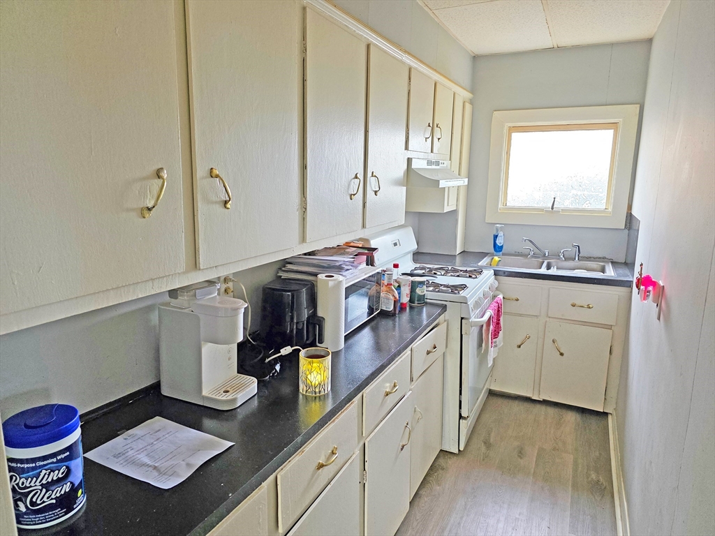 94 Snell Street Fall River, MA 02721 - Photo 12 of 15 Gallery Image 12
