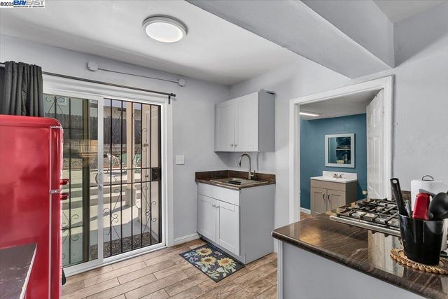 $799,000 | 3300 Harrison Street, Oakland, CA 94611