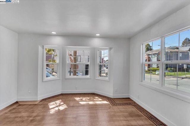 $799,000 | 3300 Harrison Street, Oakland, CA 94611