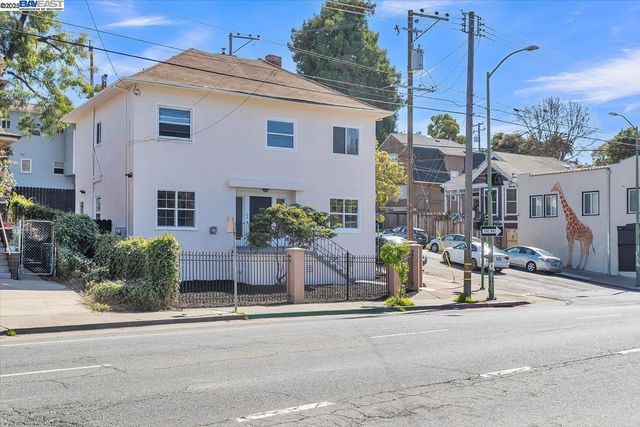 $799,000 | 3300 Harrison Street, Oakland, CA 94611