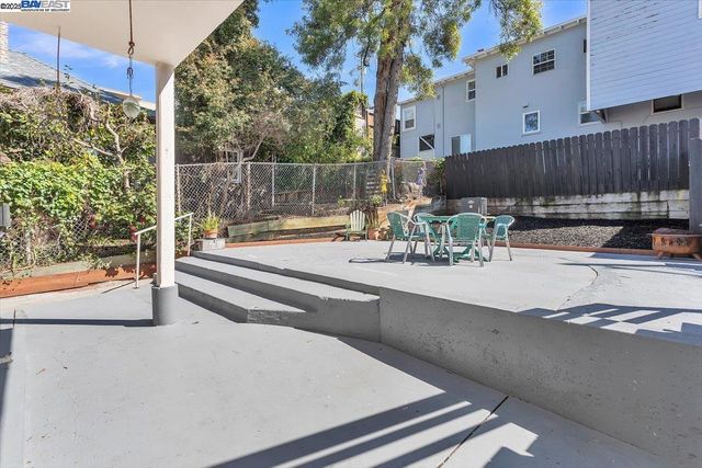 $799,000 | 3300 Harrison Street, Oakland, CA 94611