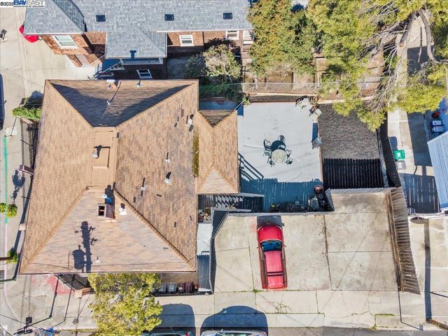 $799,000 | 3300 Harrison Street, Oakland, CA 94611