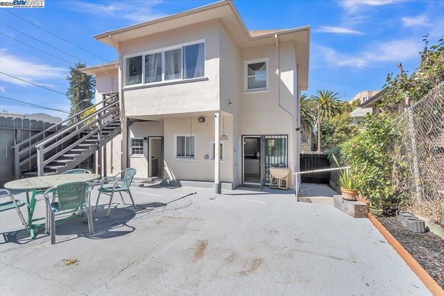 $799,000 | 3300 Harrison Street, Oakland, CA 94611