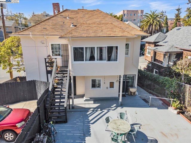 $799,000 | 3300 Harrison Street, Oakland, CA 94611