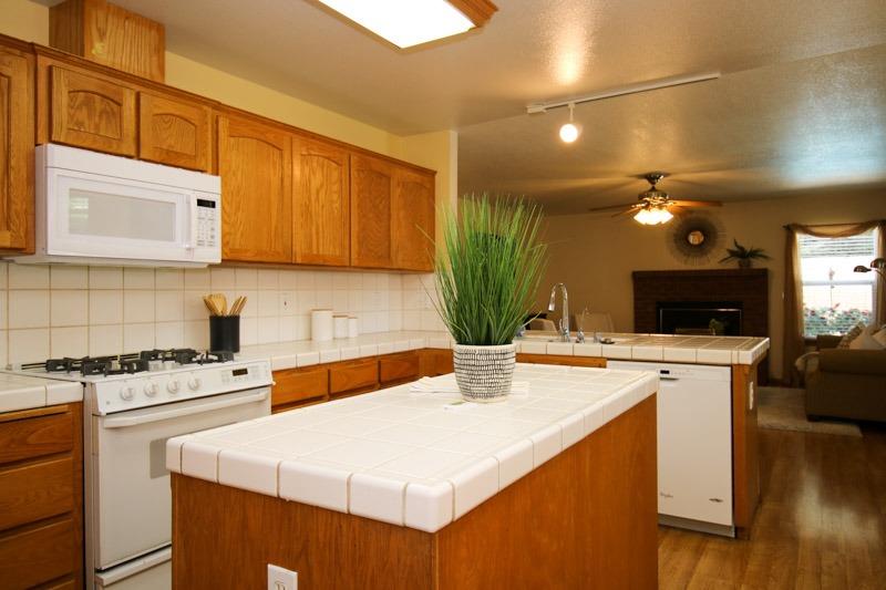 1396 West Sequoia Circle Reedley, CA 93654 - Photo 13 of 57 Gallery Image 13
