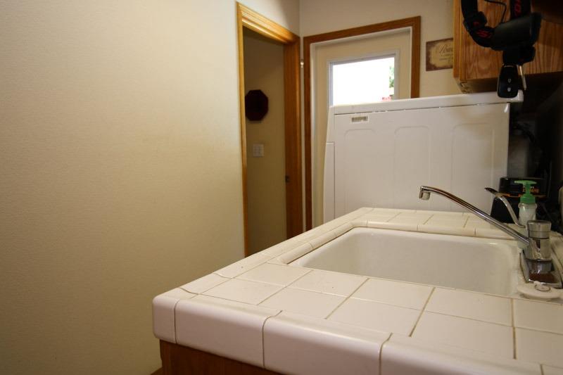 1396 West Sequoia Circle Reedley, CA 93654 - Photo 23 of 57 Gallery Image 23