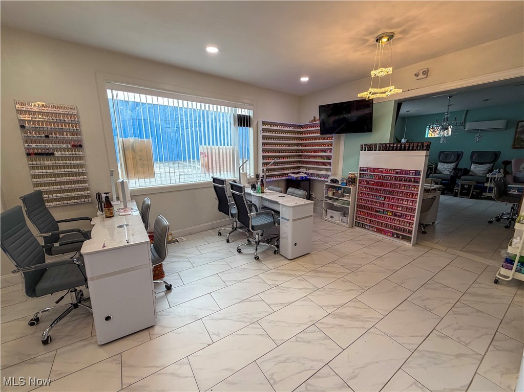 2405 Youngstown Road Southeast Warren, OH 44484 - Photo 41 of 41 Salon