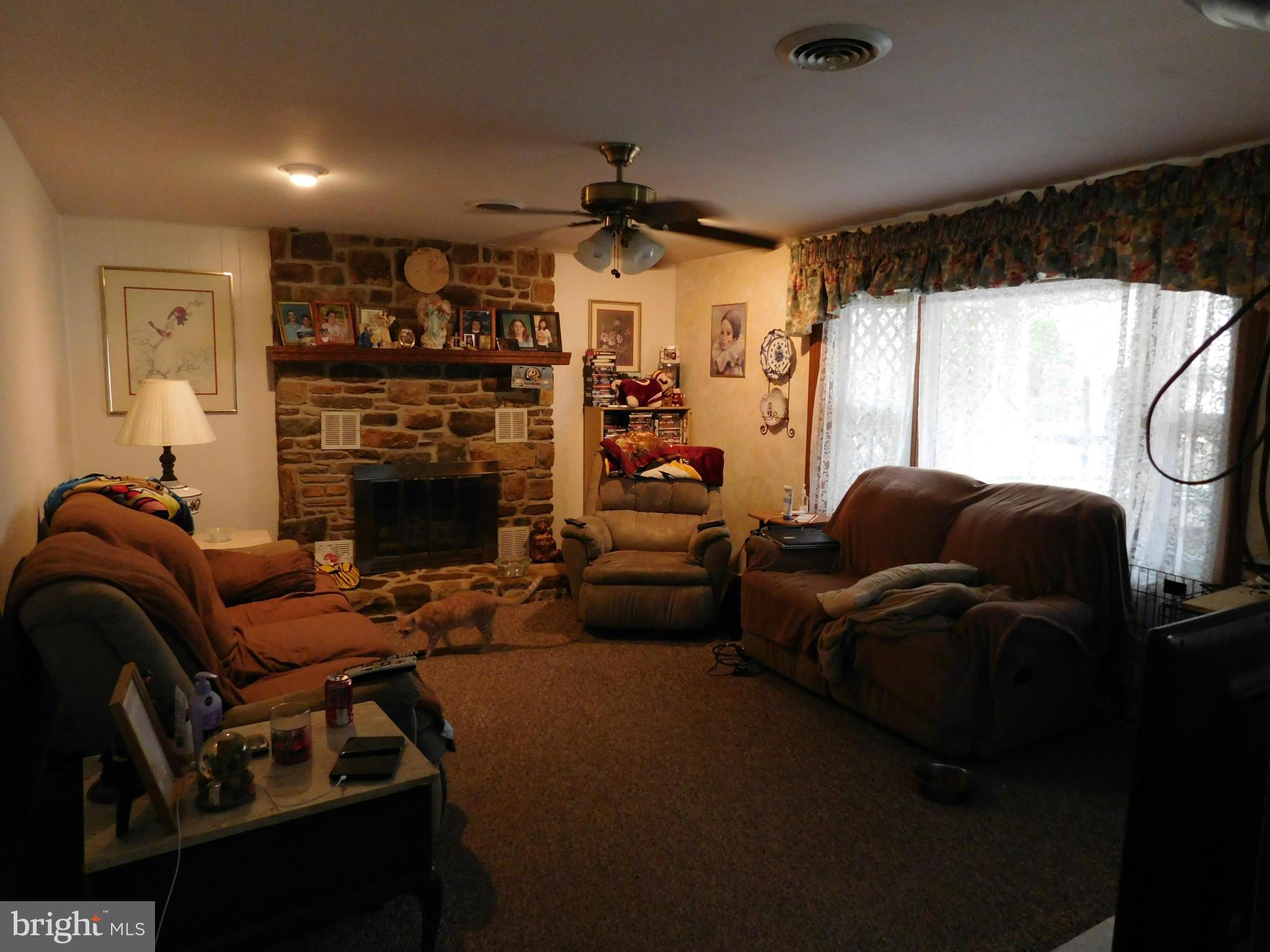 15928 St Anthony Road Thurmont, MD 21788 - Photo 2 of 17 Family Room
