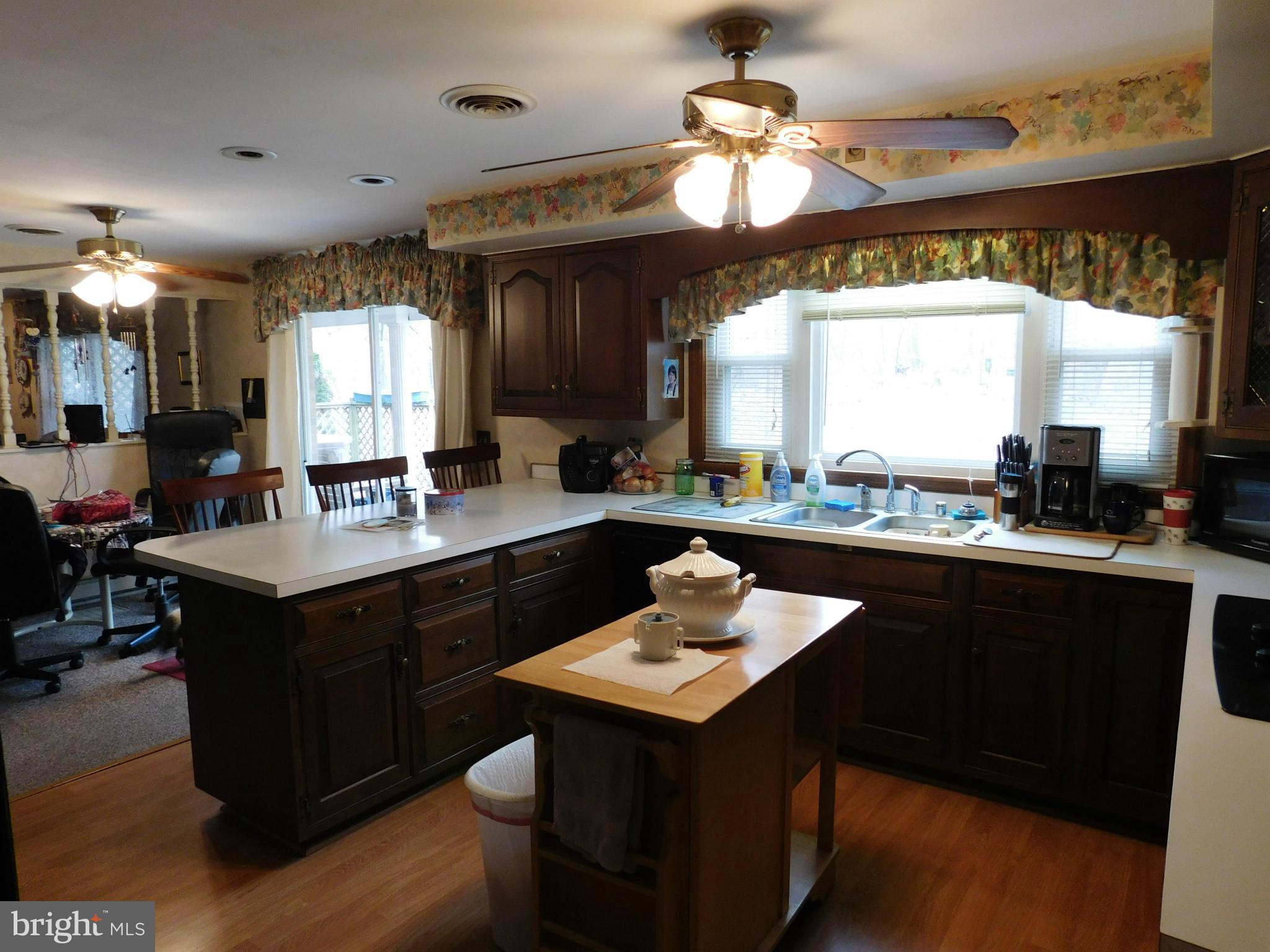 15928 St Anthony Road Thurmont, MD 21788 - Photo 6 of 17 Kitchen