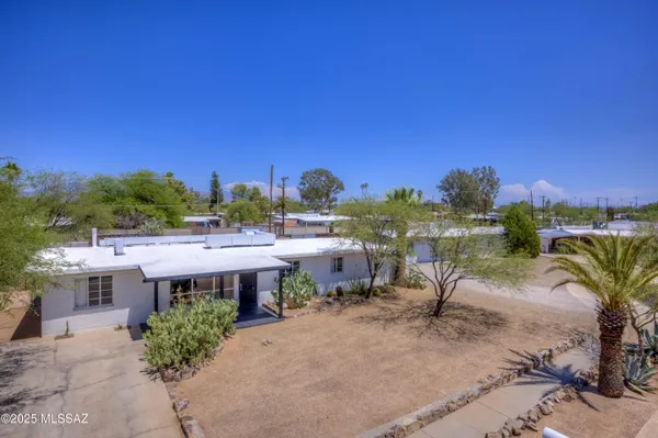 $374,900 | 809 South Loyola Avenue, Tucson, AZ 85710