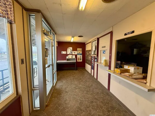 $170,000 | 109-113 North Broad Street, Loraine, IL 62349