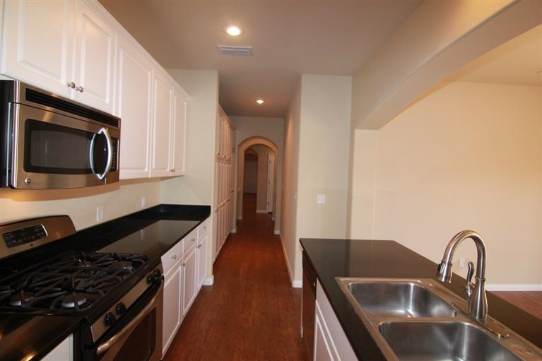 4411 105th Street, Unit B Lubbock, TX 79424 - Photo 2 of 27 Photo 2