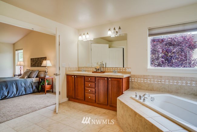 21905 41st Avenue Southeast Bothell, WA 98021 - Photo 15 of 24