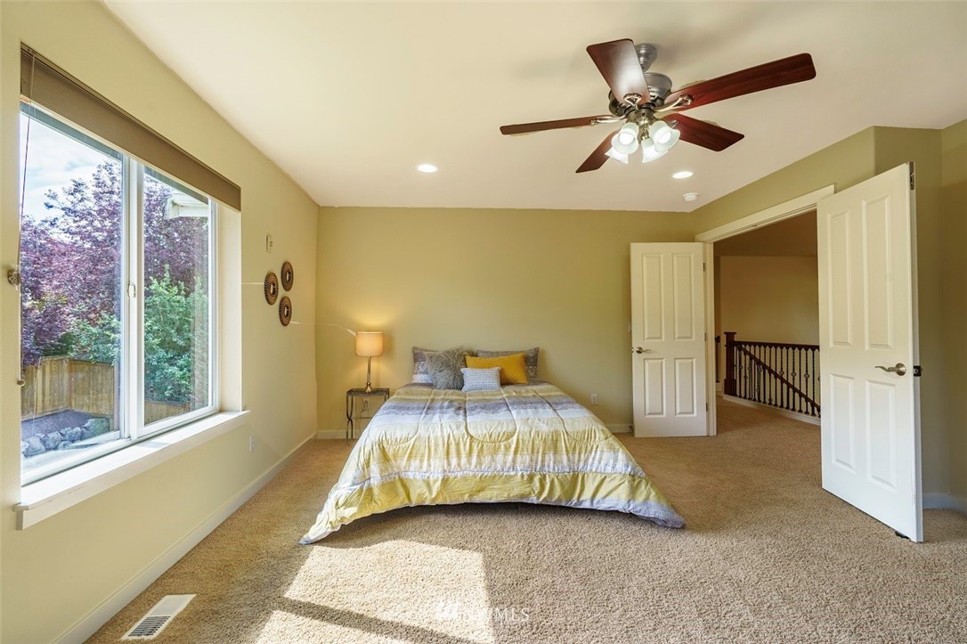 21905 41st Avenue Southeast Bothell, WA 98021 - Photo 16 of 24