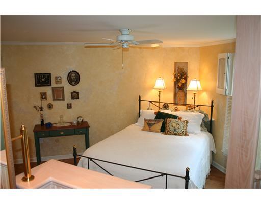 110 Grouse Lane Bell Acres, PA 15143 - Photo 15 of 20 Bedroom.