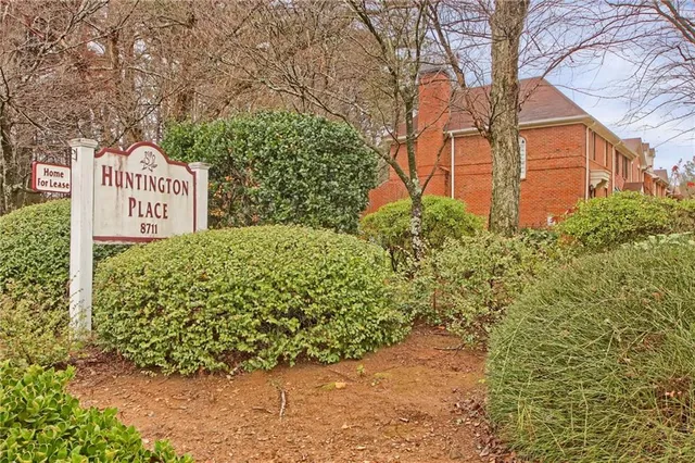 $2,750 | 8 Huntington Pl Drive, Atlanta, GA 30350