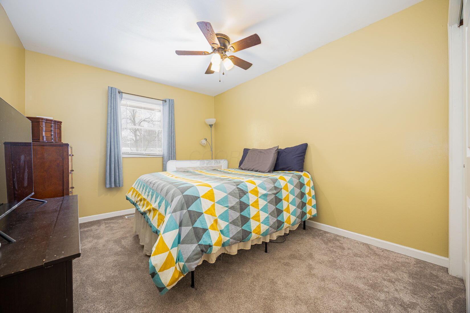 1881 Woodcrest Road Columbus, OH 43232 - Photo 17 of 45 22