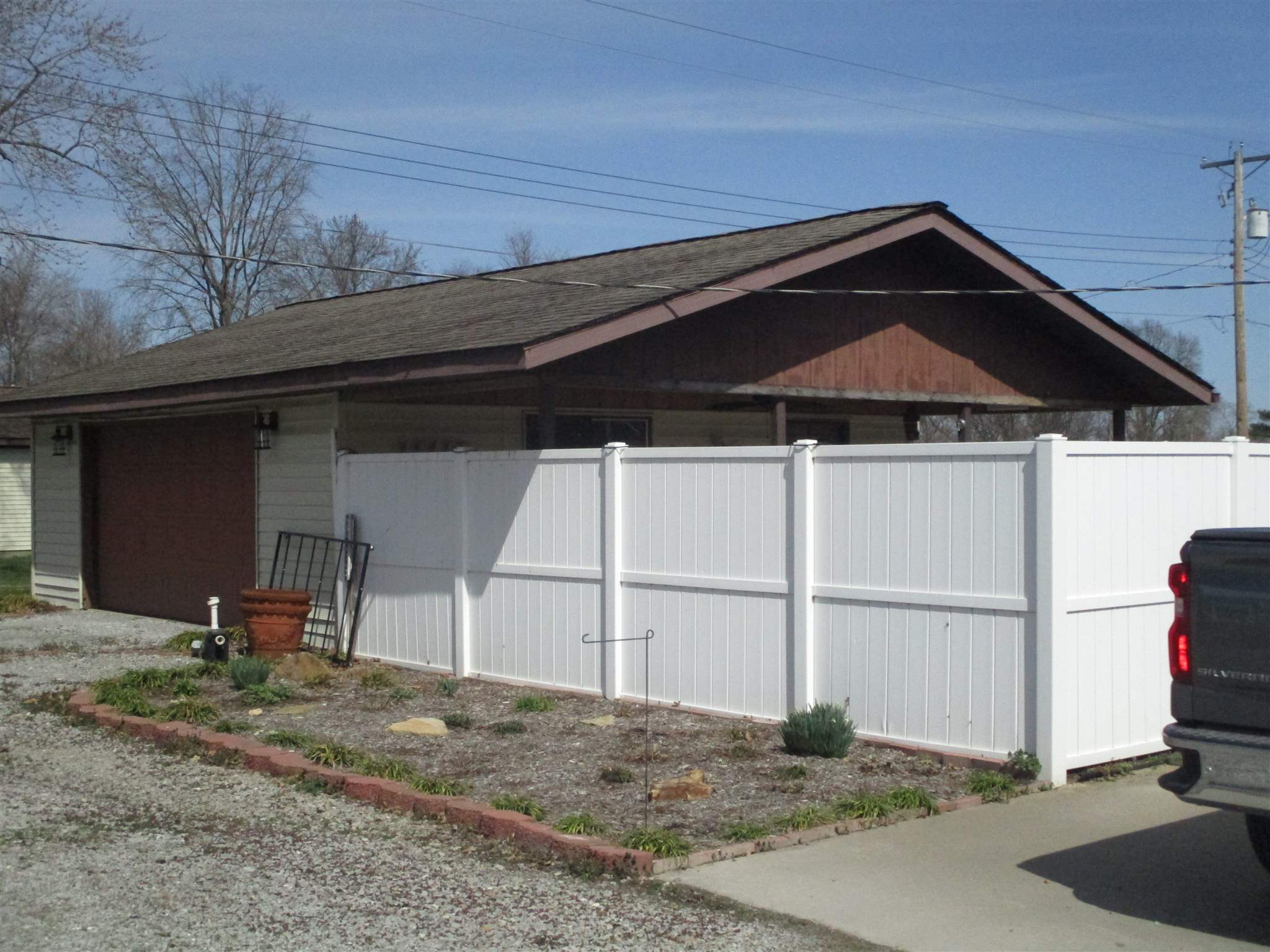 203 Rea Street Valier, IL 62891 - Photo 4 of 28 Gallery Image 4