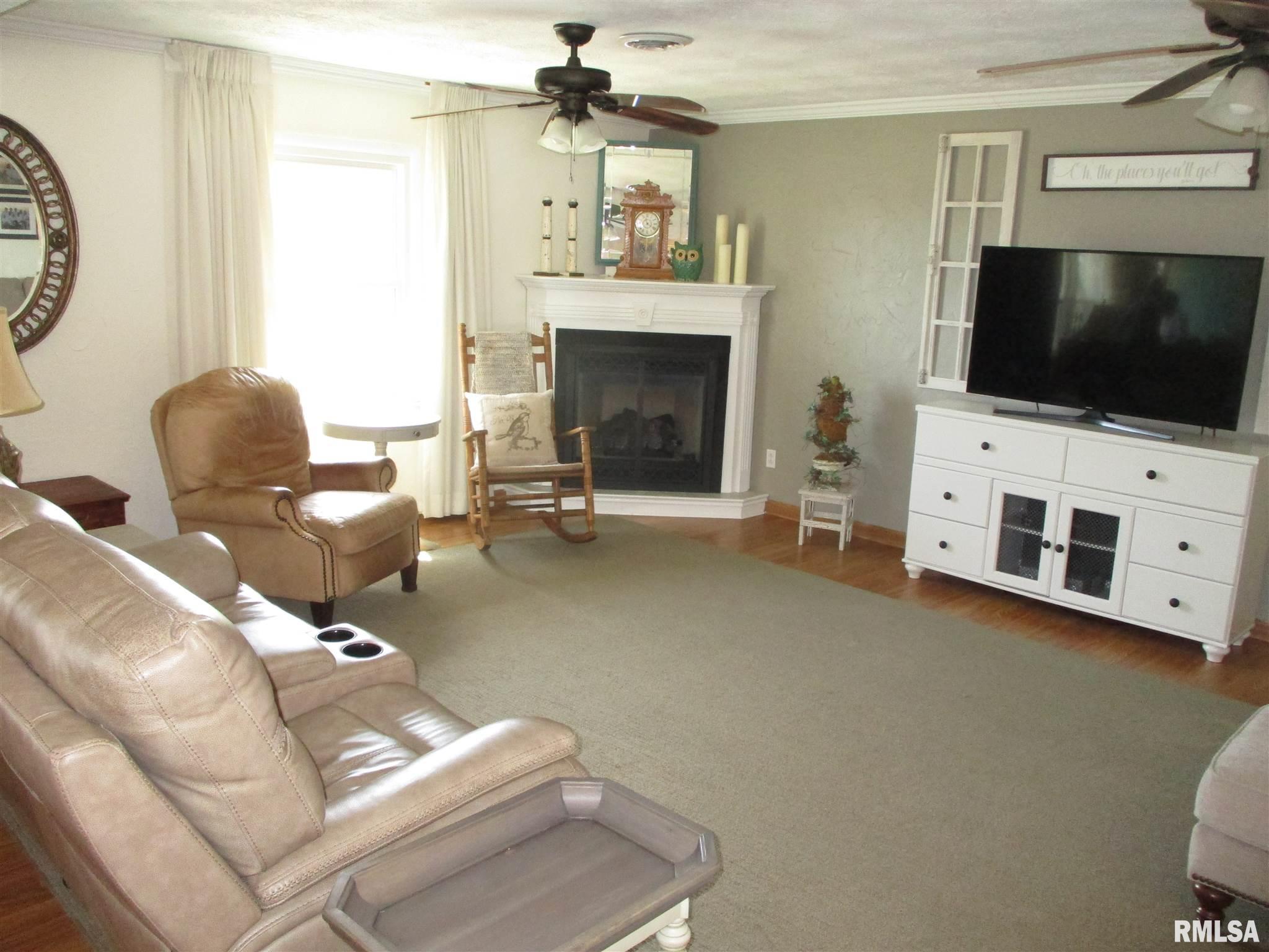 203 Rea Street Valier, IL 62891 - Photo 10 of 28 Gallery Image 10