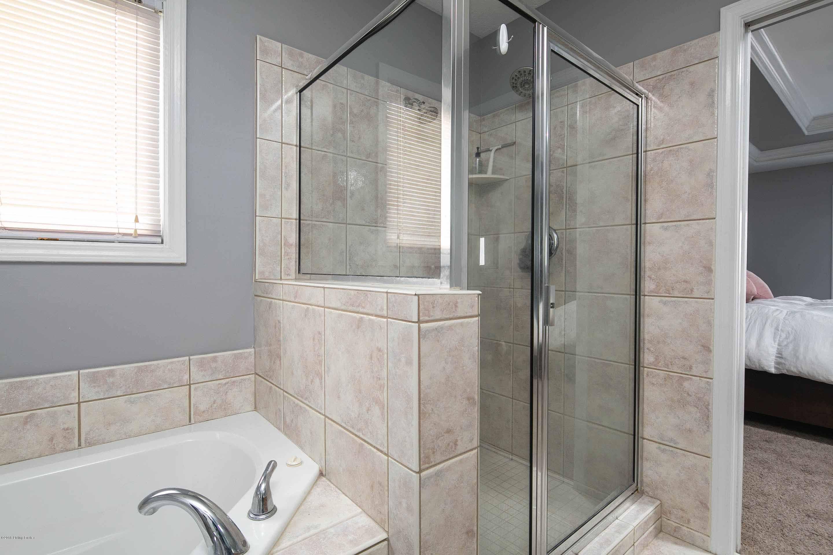 1912 Grand Ridge Road Louisville, KY 40214 - Photo 38 of 58 38