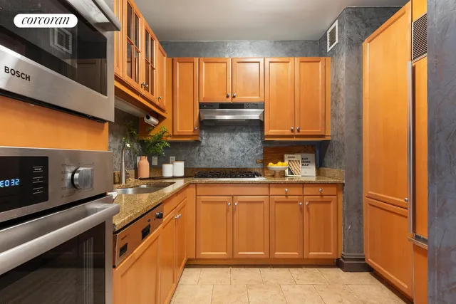 a view of roof with sitting area