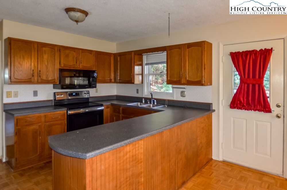 590 Dick Watson Road Deep Gap, NC 28618 - Photo 3 of 11 Gallery Image 3