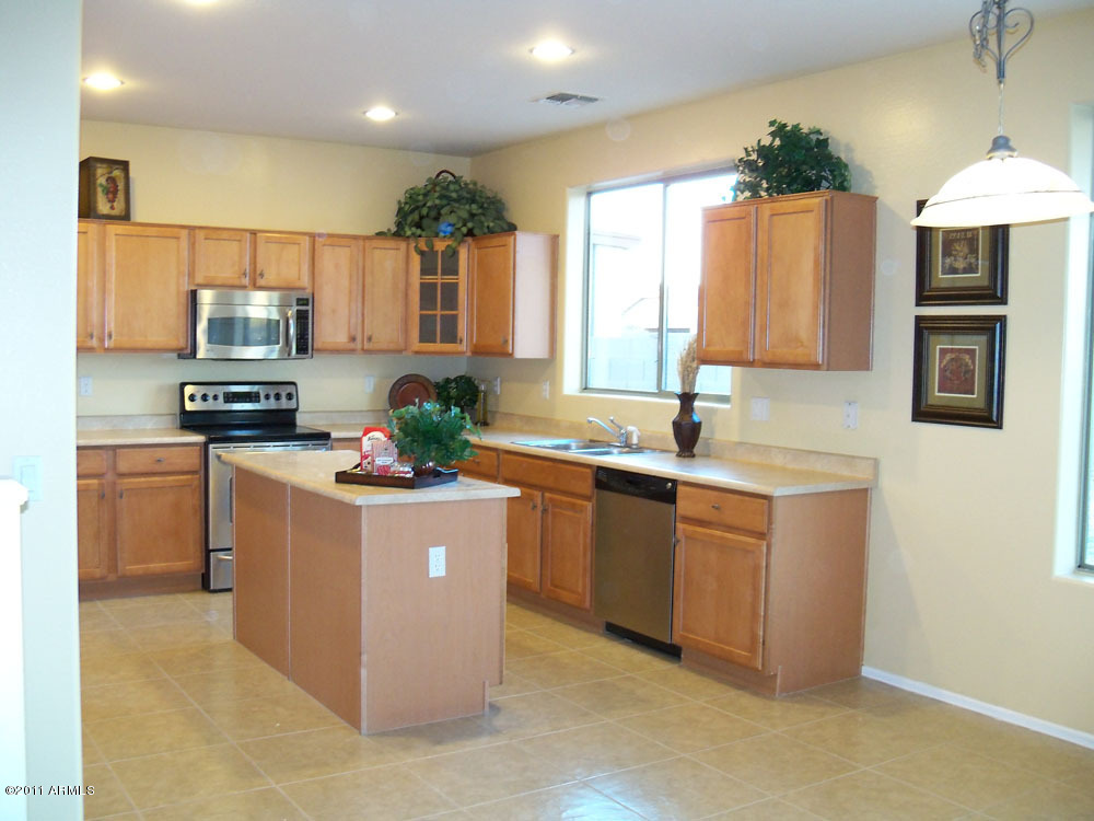 4418 West Darrel Road Laveen, AZ 85339 - Photo 4 of 15 Kitchen