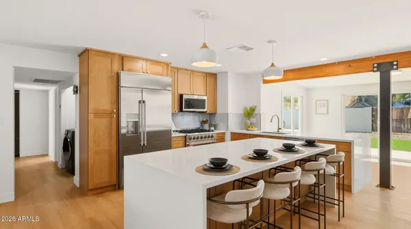 $800,000 | 2839 East Sierra Street, Phoenix, AZ 85028