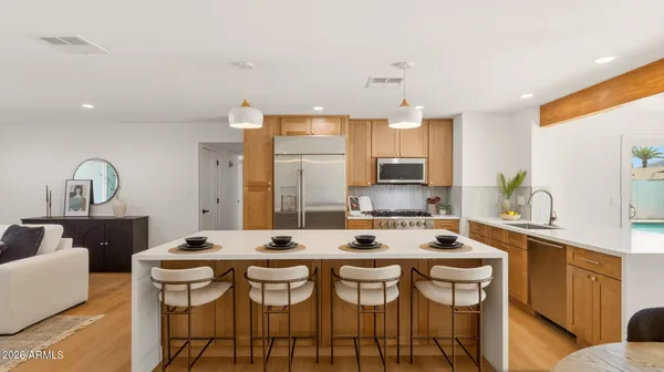 $800,000 | 2839 East Sierra Street, Phoenix, AZ 85028