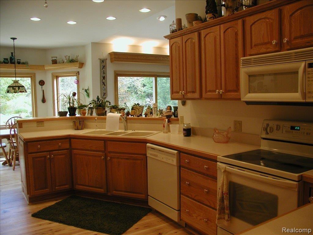 4330 Center Road Linden, MI 48451 - Photo 14 of 25 Lovely Kitchen