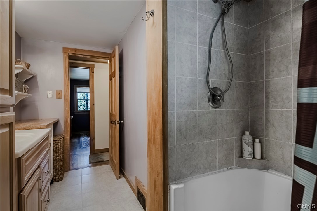 10373 Ridgecrest Road Utica, NY 13502 - Photo 23 of 49