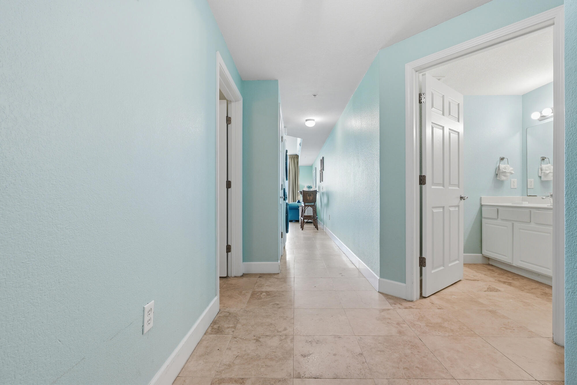 16819 Front Beach Road, Unit 2916 Panama City Beach, FL 32413 - Photo 25 of 45 Interior hallway