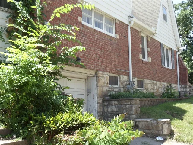 $154,710 | 6301 Agnes Avenue, Kansas City, MO 64132