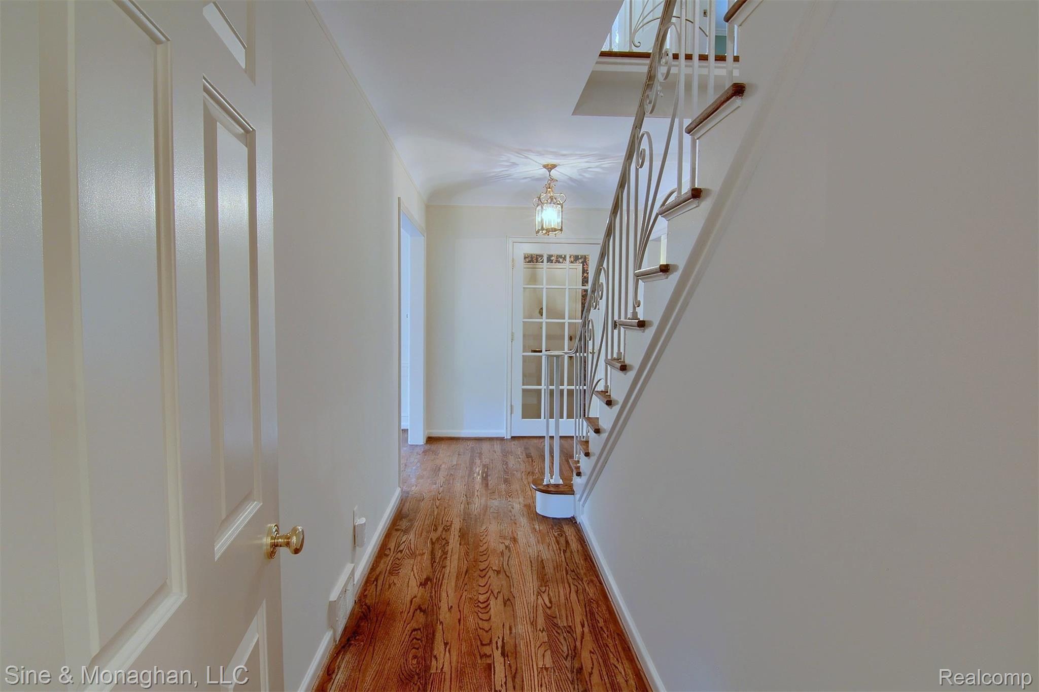 1020 Devonshire Road Grosse Pointe, MI 48230 - Photo 27 of 41 5-Foyer.jpg