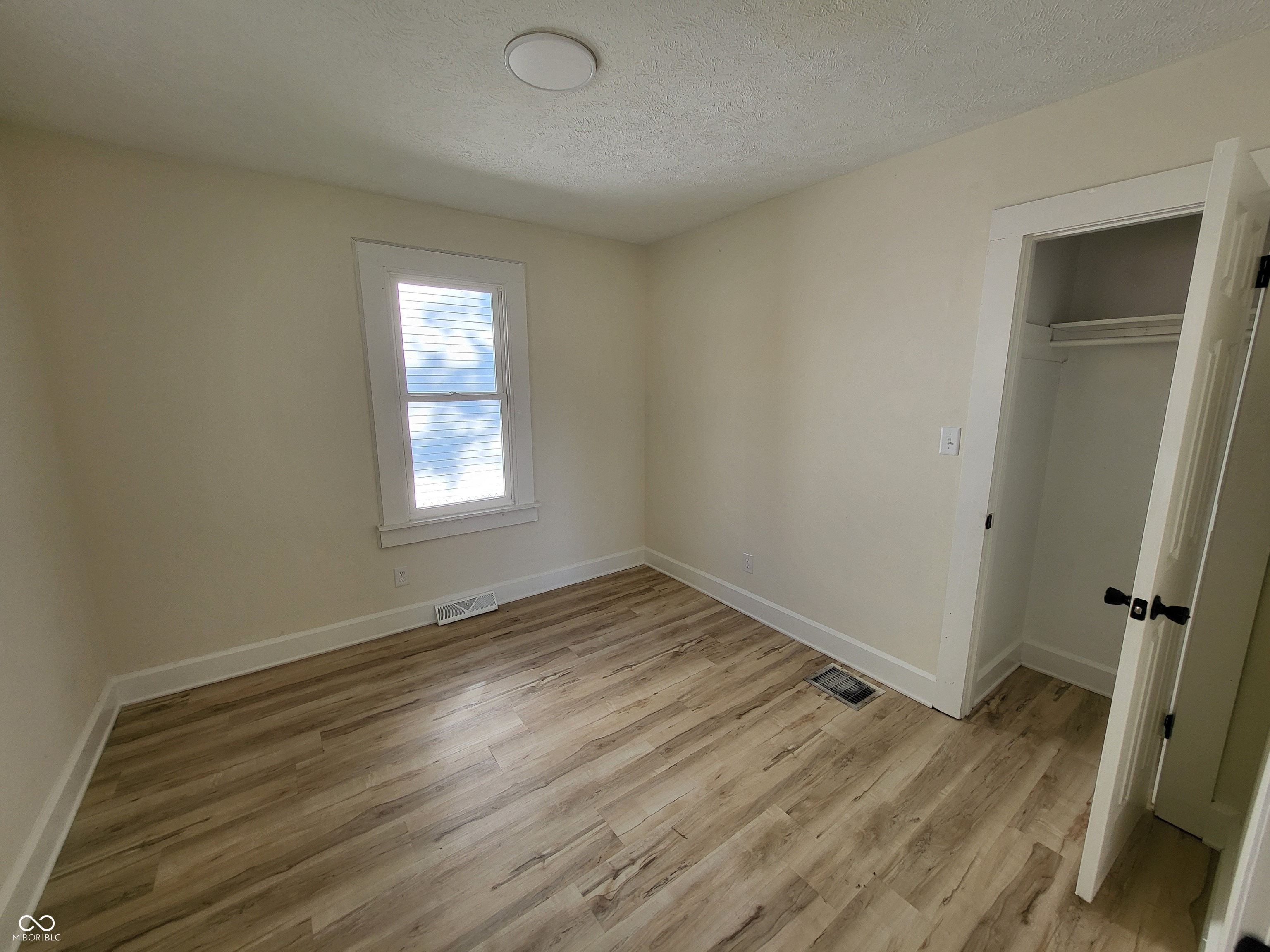 2462 Main Street Anderson, IN 46016 - Photo 8 of 15