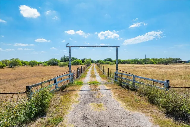 $490,000 | 8579 County Road 1839, Sinton, TX 78387