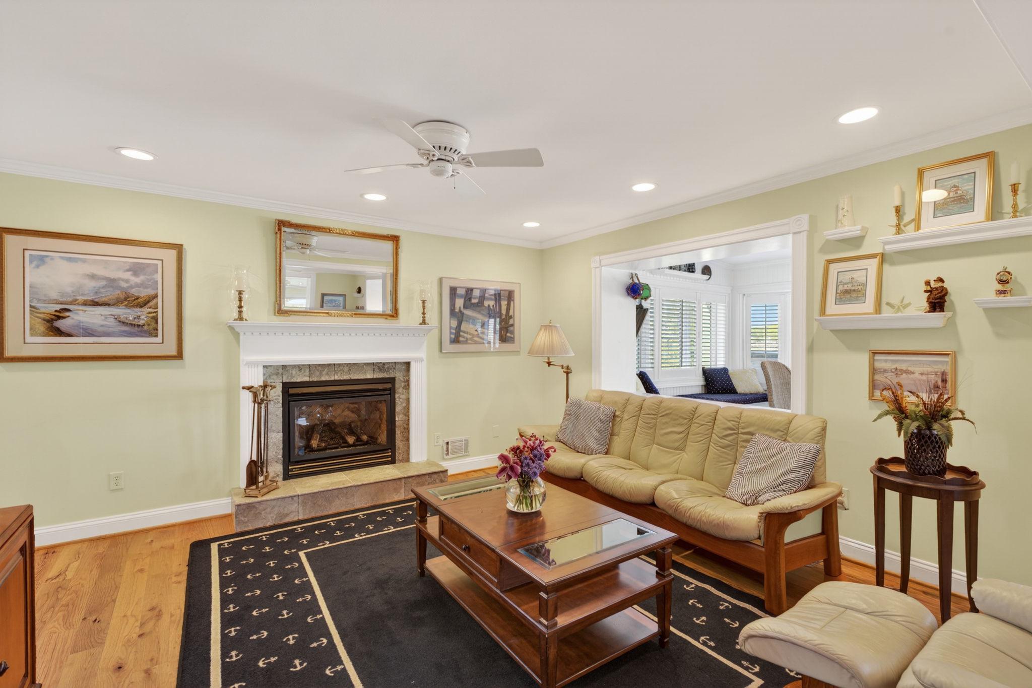 3500 Galloway Road Baltimore, MD 21220 - Photo 47 of 92 Bright and inviting living space.