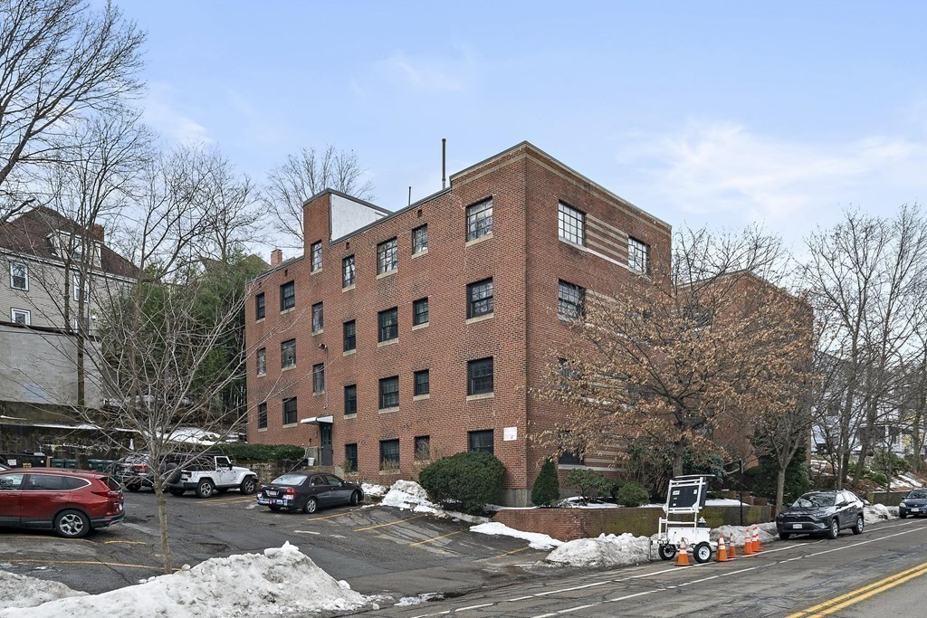 652 Washington Street, Unit 1 Brookline, MA 02446 - Photo 15 of 17
