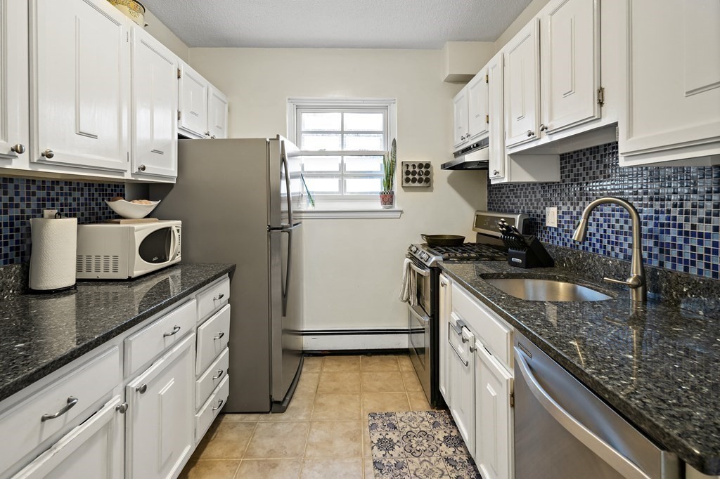 652 Washington Street, Unit 1 Brookline, MA 02446 - Photo 5 of 17