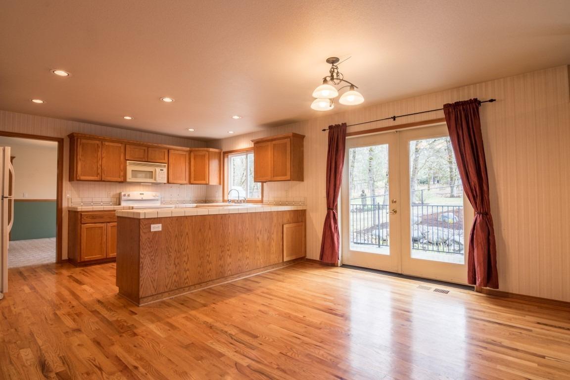 286 Castle Creek Road Grants Pass, OR 97526 - Photo 9 of 34 Additional Photo