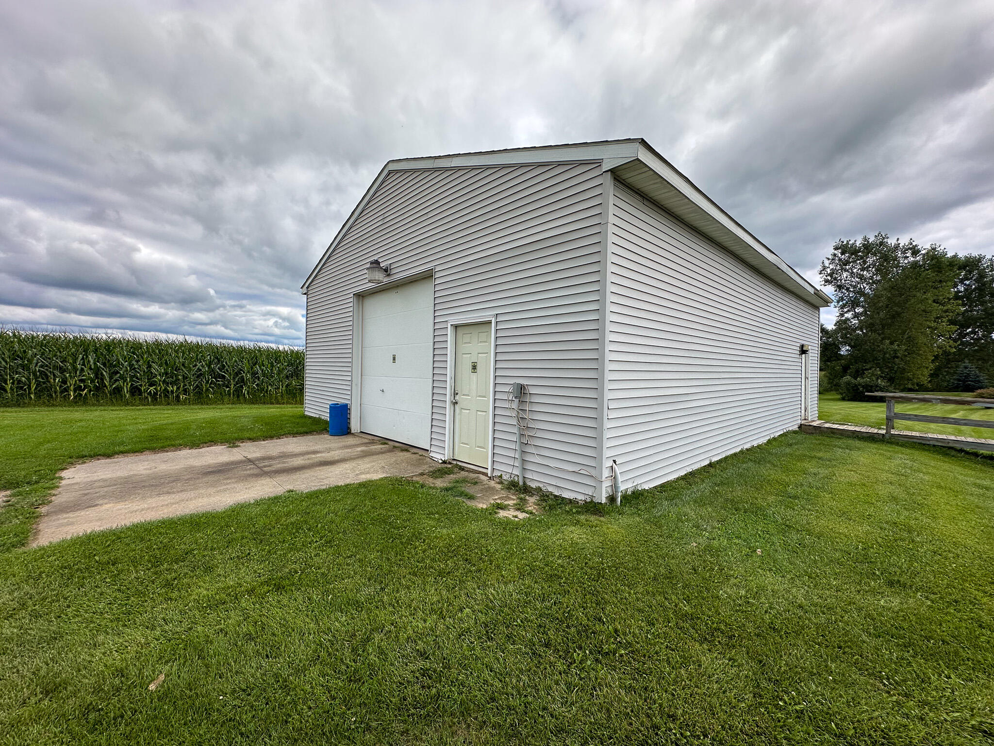 4181 East Mt Morris Road Mount Morris, MI 48458 - Photo 20 of 33 PB Front Angle
