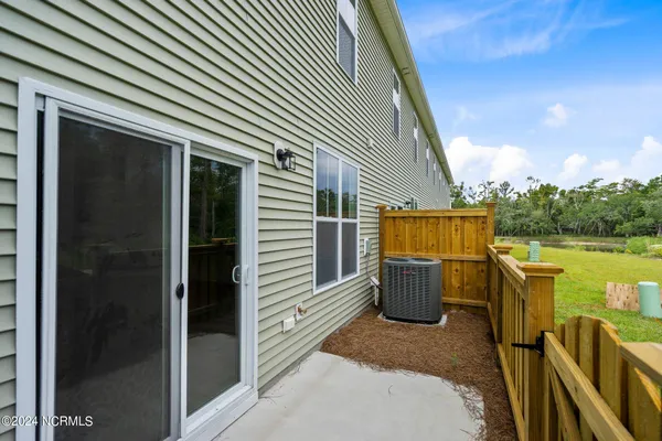 $1,850 | 28 Aspen Road, Hampstead, NC 28443