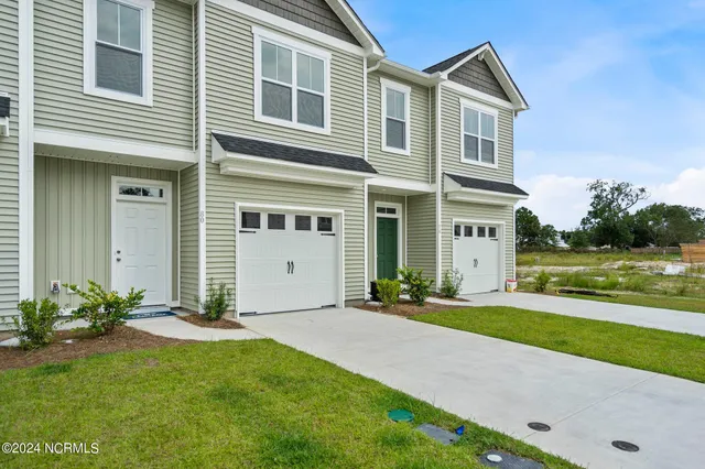 $1,900 | 28 Aspen Road, Hampstead, NC 28443