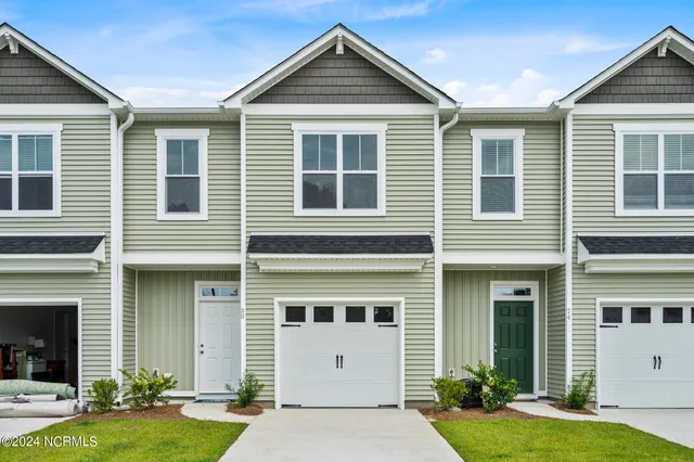 $1,900 | 28 Aspen Road, Hampstead, NC 28443