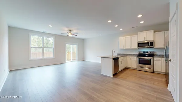 $1,850 | 28 Aspen Road, Hampstead, NC 28443