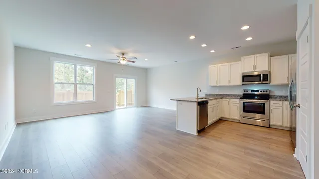 $1,900 | 28 Aspen Road, Hampstead, NC 28443