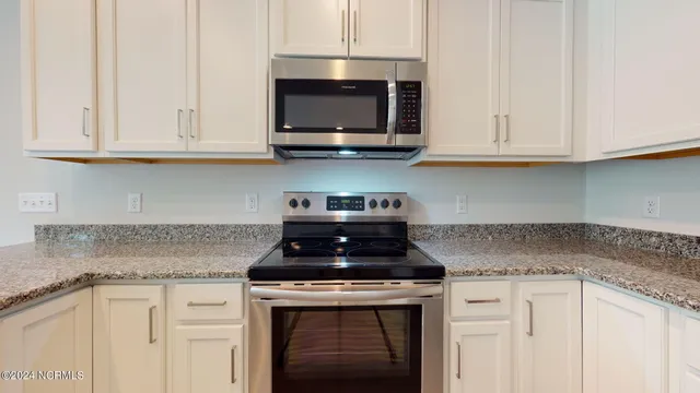 $1,900 | 28 Aspen Road, Hampstead, NC 28443