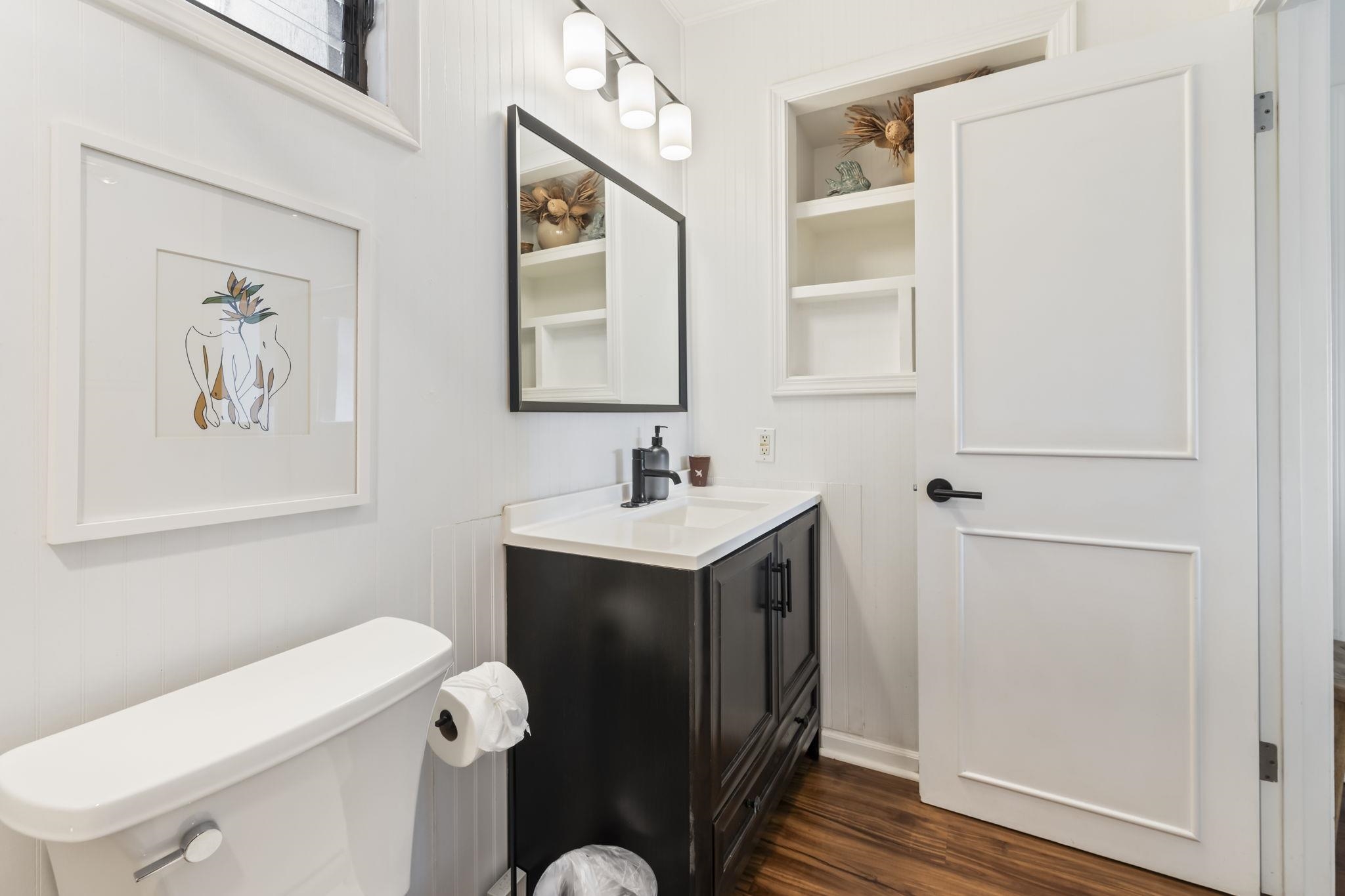 1299 Uluniu Road, Unit G202 Kihei, HI 96753 - Photo 31 of 46 a bathroom with a sink toilet and mirror