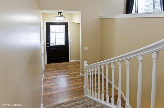 2025 Savannah Road Elgin, IL 60123 - Photo 2 of 15